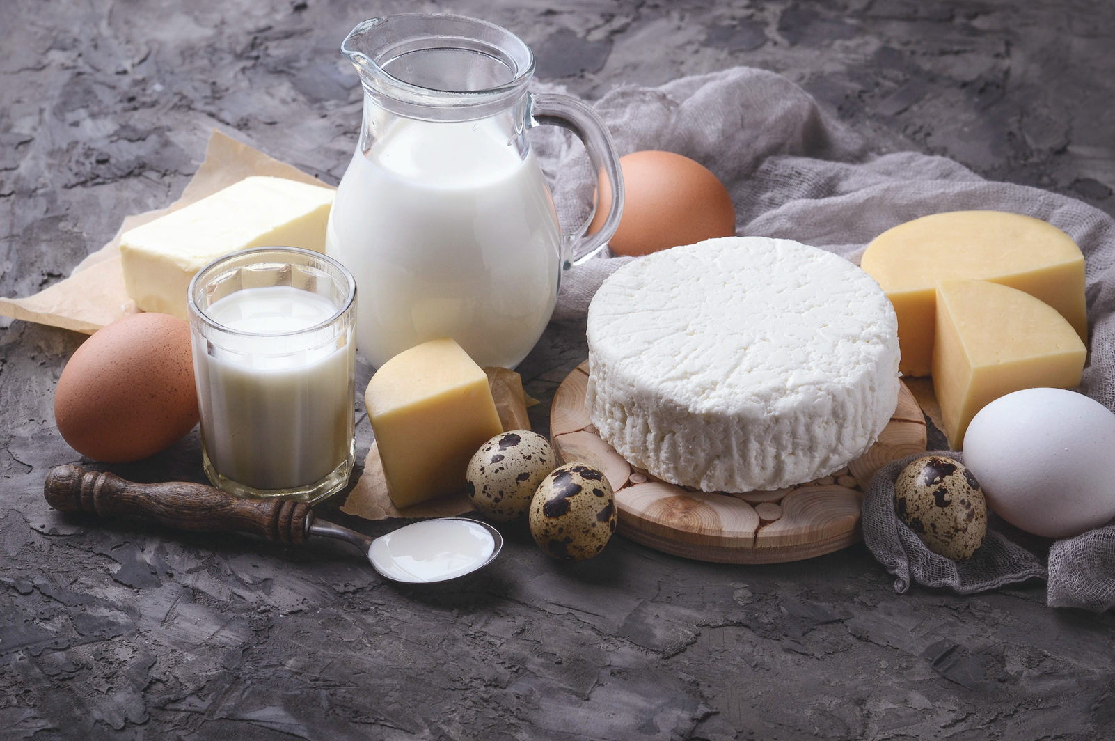 Produits laitiers, protéines : faux amis du sportif pour la fixation du calcium?
