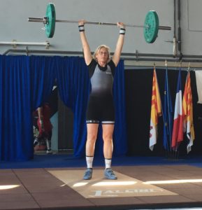 Annika E. qualifiée au championnat de France Master haltérophilie la compagnie de la barre crossfit 